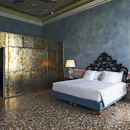 F Otel